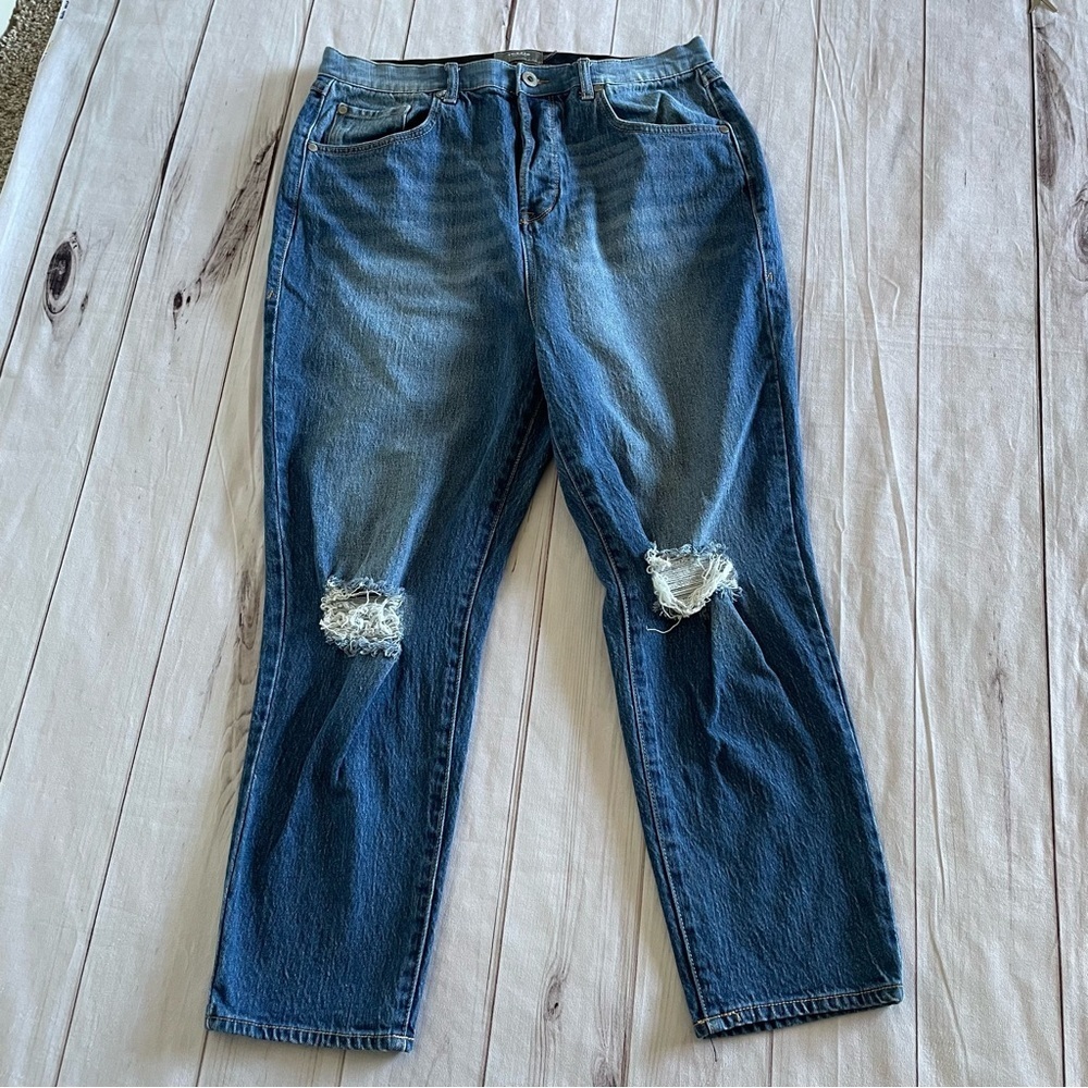 Torrid Feel the Fit Jeans Womens 14 R Blue Straight Distressed Stretch High Rise